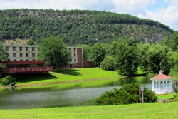 pet friendly hotel in the poconos